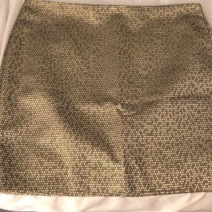Banana republic skirt with gold pattern